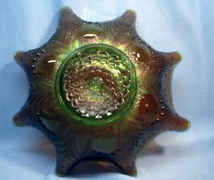 BULLS EYE & LEAVES Carnival Glass Bowl - Vintage Green Northwood Glass
