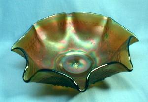 BULLS EYE & LEAVES Carnival Glass Bowl - Vintage Green Northwood Glass