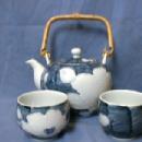 Oriental Pottery Teapot & Cups - Blue & White Oriental