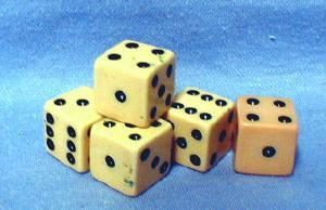 Vintage Celluoid Bakelite Dice - Group of 5 w/Case - misc