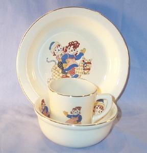 Three Piece RAGGETY ANN Child's Pottery Dinnerware Set.