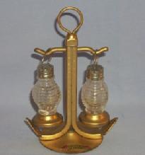 Gold Finished NEW YORK AQUARIUM Souvenir Anchor and Lanterns Glass Salt and Pepper Set