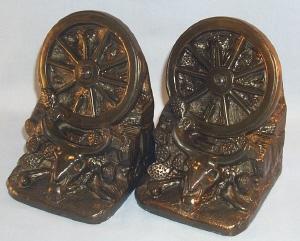 DODGE Bronzed WAGON WHEEL / LONGHORN SKULL Grey Metal Bookends - Metalware