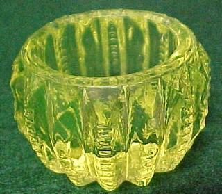 Vaseline Zipper Bow Open Salt - Glass
