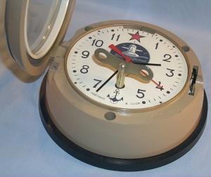 RUSSIAN NUCLEAR SUBMARINE CLOCK - Militaria Metalware
