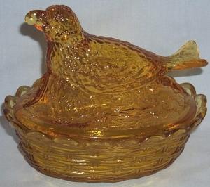 Amber BIRD ON NEST Glass Covered Dish