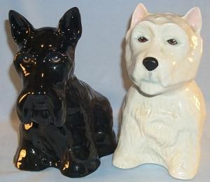 Very Nice BLACK AND WHITE SCOTCH Advertising Porcelain Black Scottish Terrier and White Highland Terrier Dog Figurines