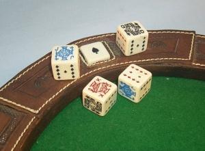 Horseshoe Shaped Desk Top Dice Game - Toys