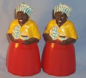 BLACK MAID SERVING COFFEE Plastic Salt and Pepper Shakers - Ethnographic