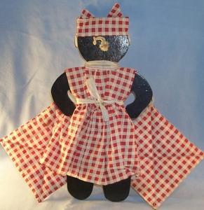 MAMMY Hanging Wood Holder with Two Potholders - Ethnographic