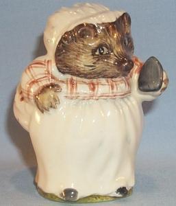 Colorful Beatrix Potter's MRS TIGGY WINKLE Porcelain Figurine