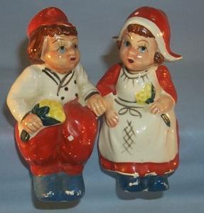 SITTING DUTCH COUPLE Porcelain Salt and Pepper Shakers