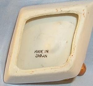 Ethnographic BLACK FIDLER Porcelain Ashtray