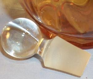 Very Nice CAMBRIDGE Amber Glass Cordial Decanter with Ground Crystal Stopper and 4 Glasses