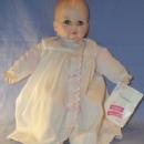 Toy Madame Alexander BABY VICTORIA Doll.