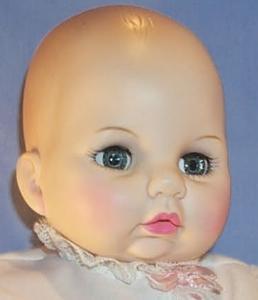 Toy Madame Alexander BABY VICTORIA Doll.