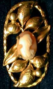 Jewelry vintage Cameo Goldtone Oval Brooch Pin - Jewelry