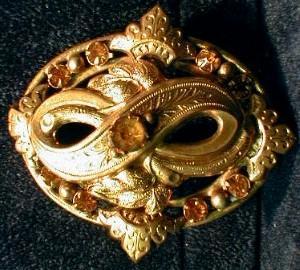 Jewelry Etched Amber on Goldtone Brooch - Victorian Jewelry