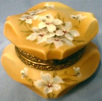 CF Monroe NAKARA Bishops Hat Art Glass - Victorian Art Glass Covered Box CF Monroe Wave Crest EXCEPTIONAL