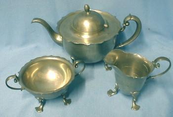 Pairpoint Pewter Tea Service - Tea Pot, Sugar Bowl, Creamer and Tray - metalware