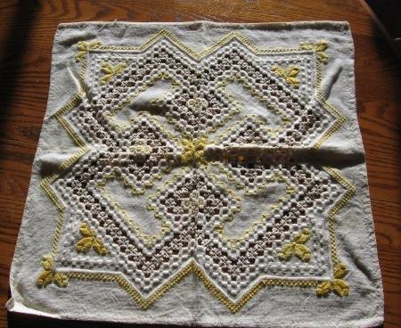 vintage Victorian Tatting & Openwork Table Doily Tablecloth - textile