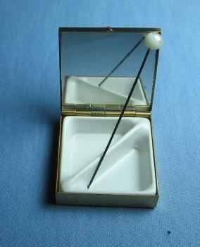old Needlepoint PILL BOX - Vintage Jewelry or Purse Accessory
