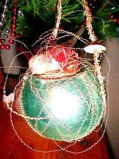 Wire Wrap BIRD on NEST Christmas Figural - Glass