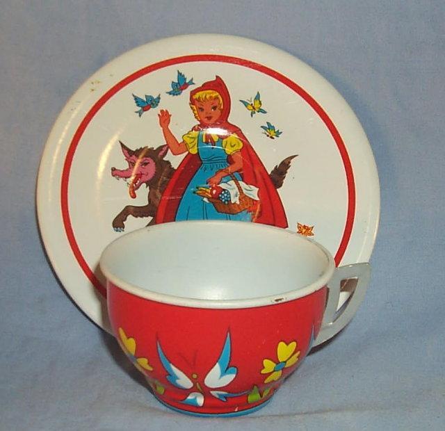 LITTLE RED RIDING HOOD 12 Piece Tin Tea Set - Toys