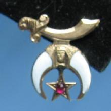 Antique jewelry MASONIC MASON Lapel Pin - Gold Vintage Estate Jewelry