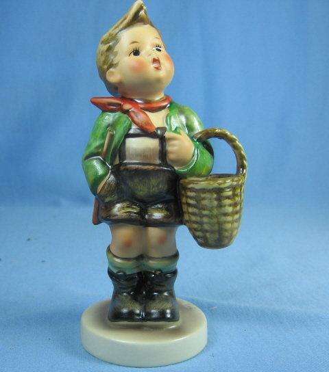 Hummel VILLAGE BOY #51 Vintage 1972 Porcelain Figurine