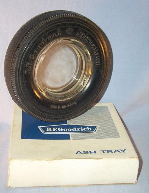 KELLY -SPRINGIELD Tire Ashtray - Tobacciana
