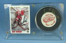 Detroit Red Wing Hockey TIM CHEVELDAE Souvenir Autographed PUCK Display - sporting