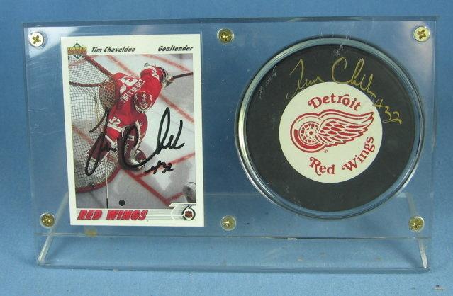 Detroit Red Wing Hockey TIM CHEVELDAE Souvenir Autographed PUCK Display - sporting