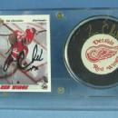 Detroit Red Wing Hockey TIM CHEVELDAE Souvenir Autographed PUCK Display - sporting