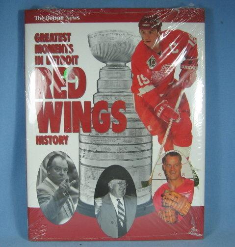 Detroit Red Wing Hockey GREATEST MOMENTS History Book - sporting