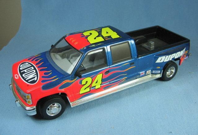 NASCAR 1:24 Scale Die Cast Limited Edition Car Replica JEFF GORDON Adult Collectible Toy