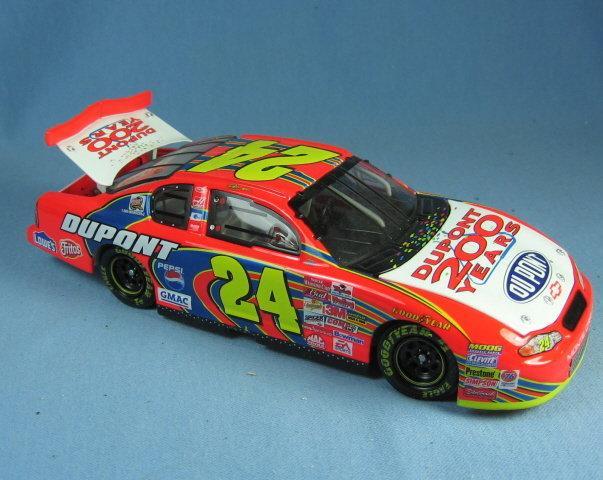 Limited Edition NASCAR 1:24 JEFF GORDON Dupont 200 Years CONFETTI Car