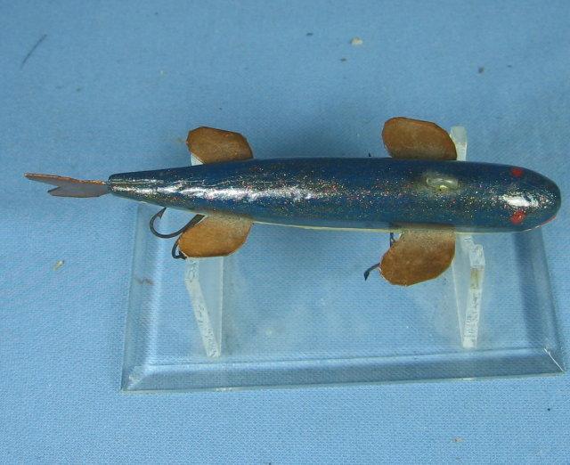 Wood FISH DECOY - Artist signed Ray Hersha - Newberry, MichiganHand Carved Sporting Lure