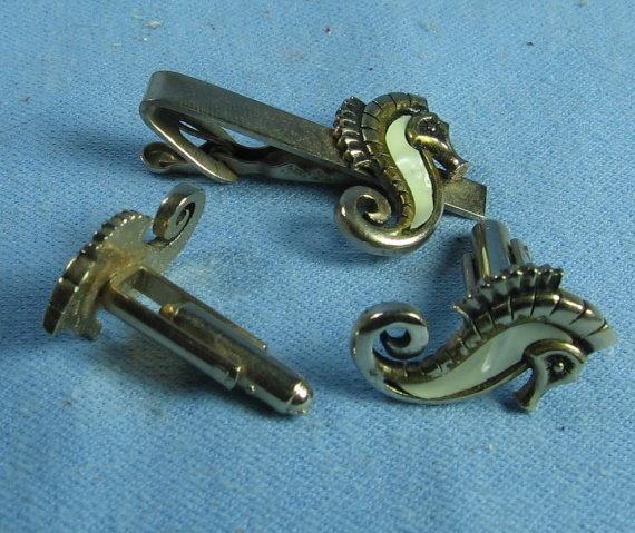 Vintage MOP SEA HORSE Cuff Link & Tie Bar Set - Estate Jewelry