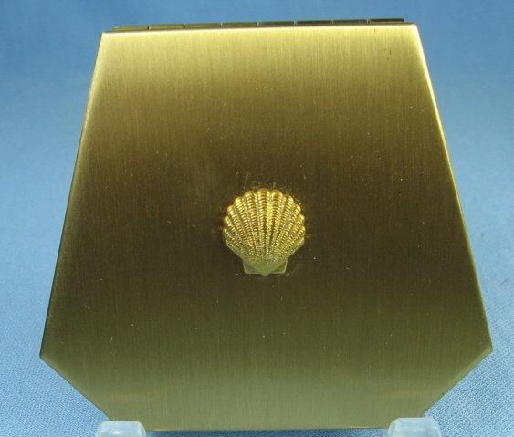 Powder COMPACT - MINT with SEA SHELL Motif unused Misc