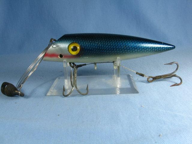 MARTIN Fishing Lure Muskie PLUG Tackle & Mfg - Sporting Fishing Bait