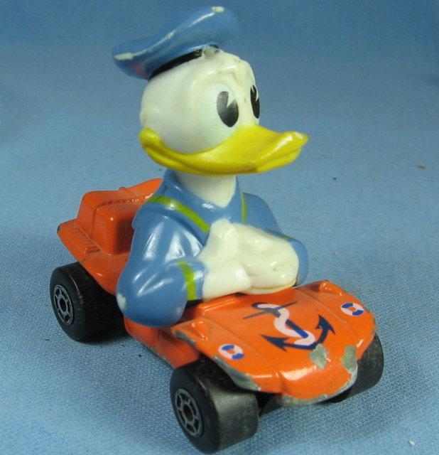 Disney DONALD DUCK Hot Wheels Car - Die Cast Toy