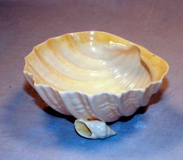 IRISH BELLEEK Porcelain 2 Handled Sugar Bowl