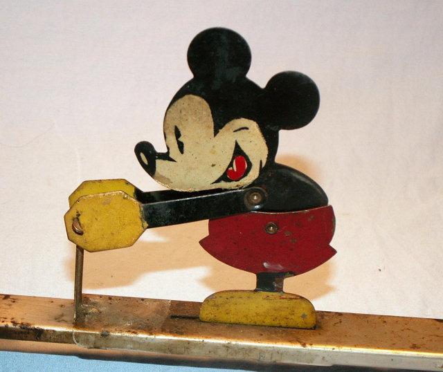 MICKEY MOUSE Popcorn Popper - Metalware