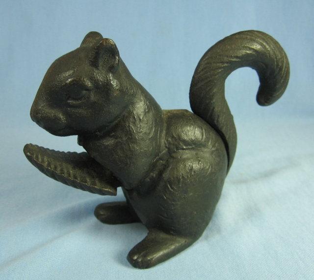 DOG Nut Cracker - Vinate Cast Aluminum & Iron Kitchen metalware
