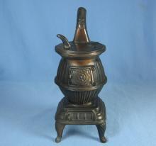 Potbelly Stove ASHTRAY - Vintage Tobacciana Metalware