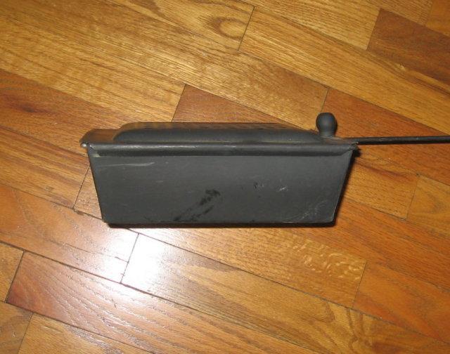 Popcorn POPPER - Hand Held Fireplace popper - vintage metalware