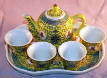 Porcelain TEAPOT Style Sake Set on Tray