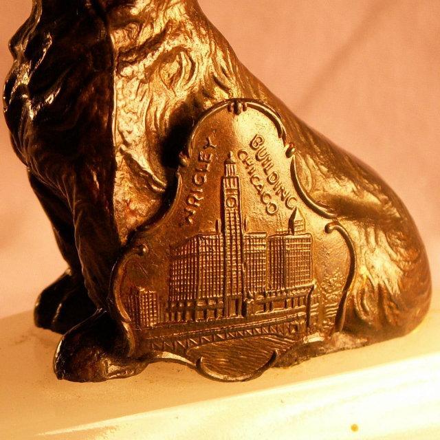 Plaque of WRIGLEY Building Chicago SCOTTIE DOG Oynx Ashtray - Tobacciana
