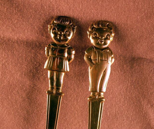 CAMPBELL KIDS 1984 Winter Olympics Bowl with 2 Spoons - Advertising